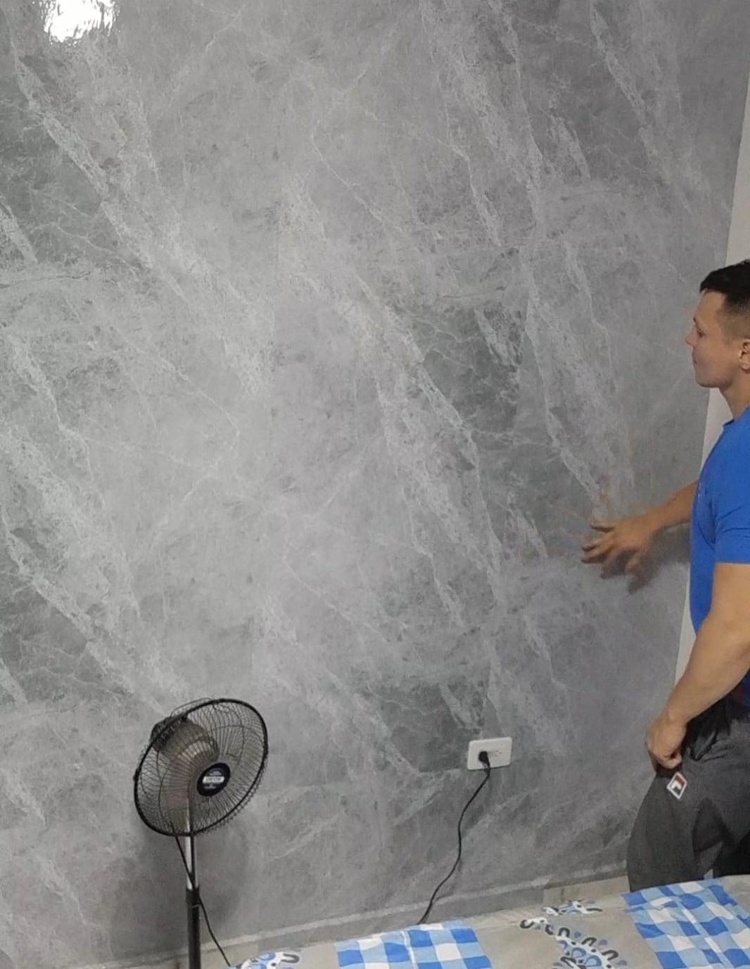 Mármol en minutos: Transforma cualquier espacio con nuestro papel adhesivo premium